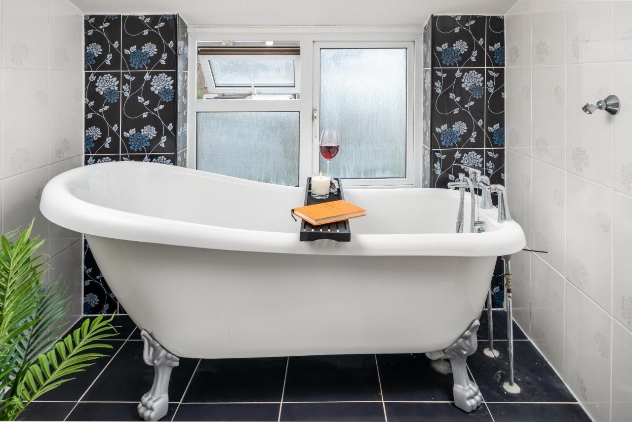 Watford Casa - 2 Bed And 2 Bath Near Watford Junction Station Apartment